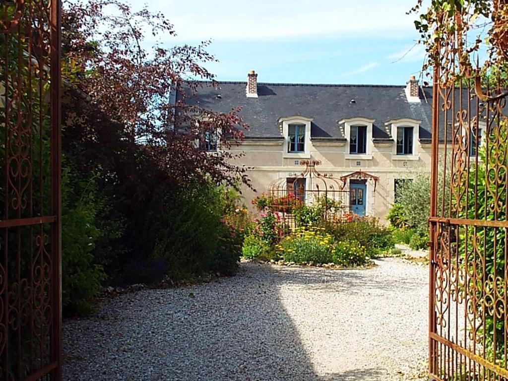 เล โรส เดอ มงเทอร์ล็อง Bed & Breakfast Montherlant ภายนอก รูปภาพ