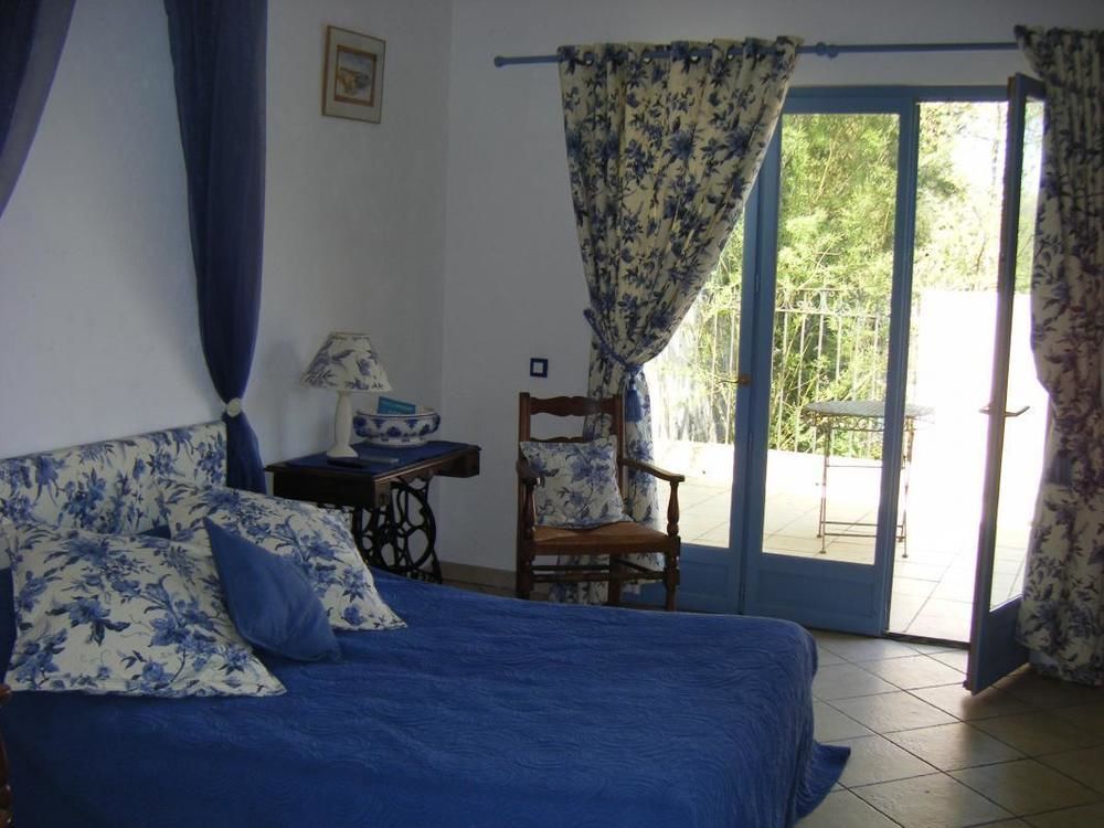 เล โรส เดอ มงเทอร์ล็อง Bed & Breakfast Montherlant ภายนอก รูปภาพ