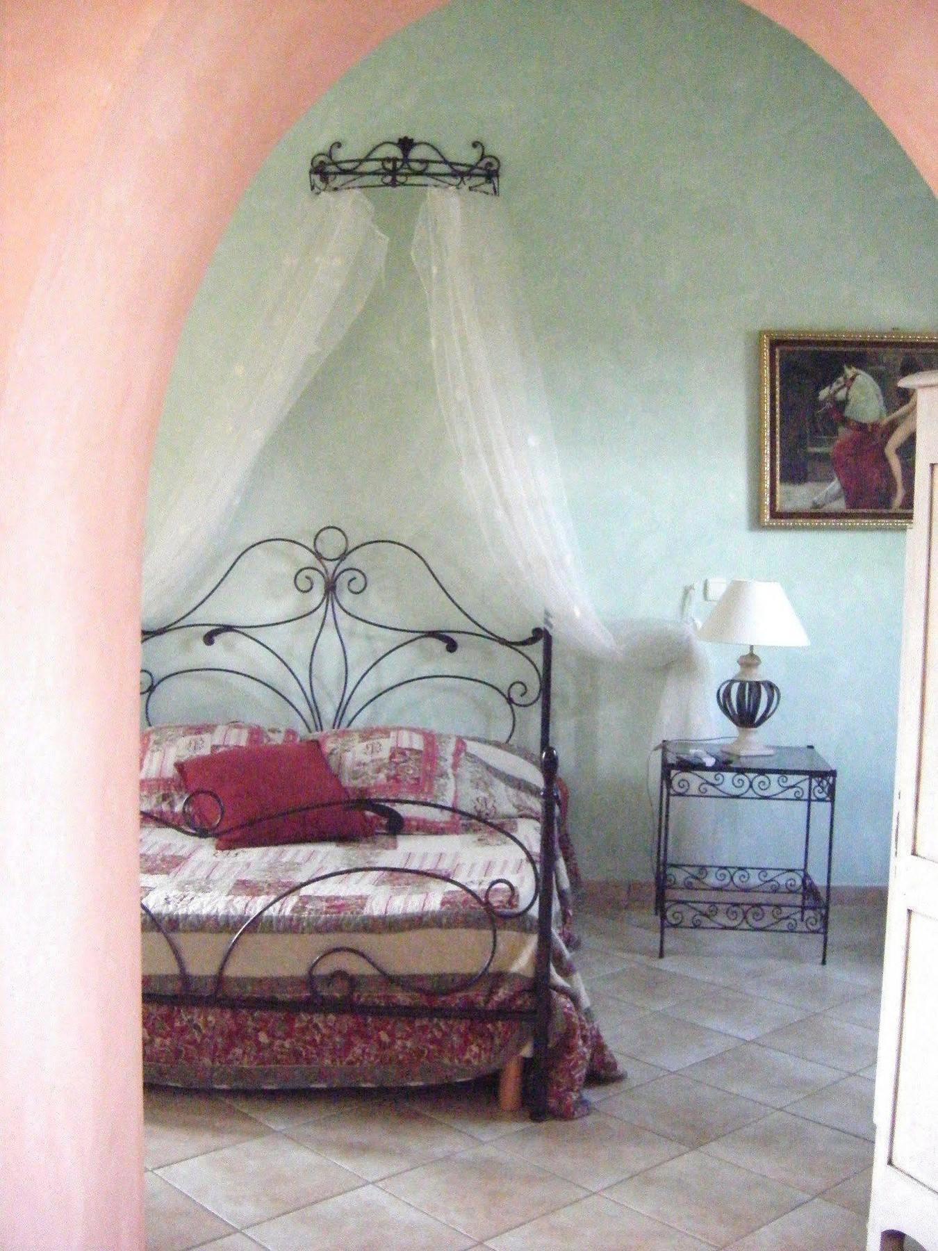 เล โรส เดอ มงเทอร์ล็อง Bed & Breakfast Montherlant ภายนอก รูปภาพ